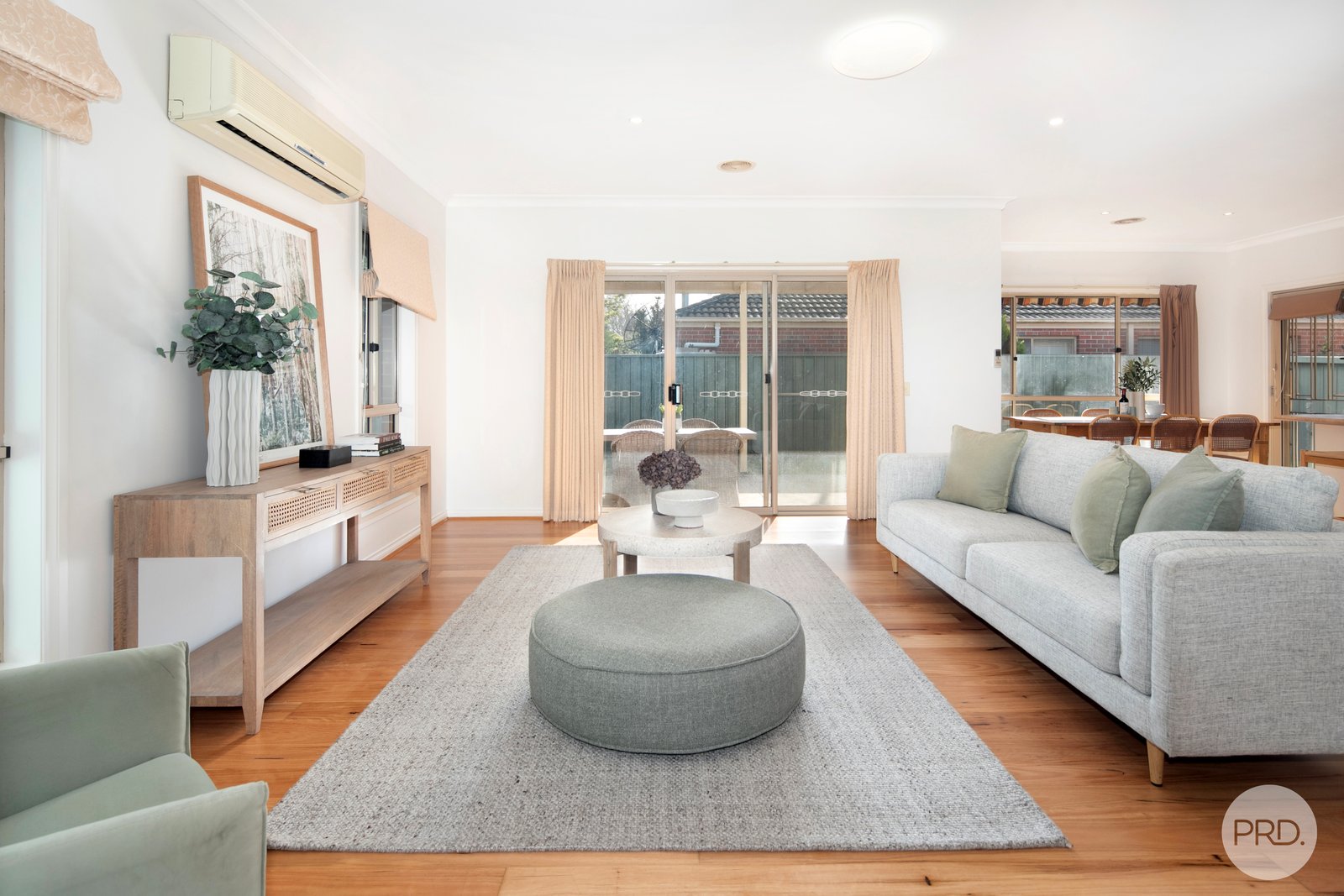 55 St Michaels Place LAKE GARDENS 10