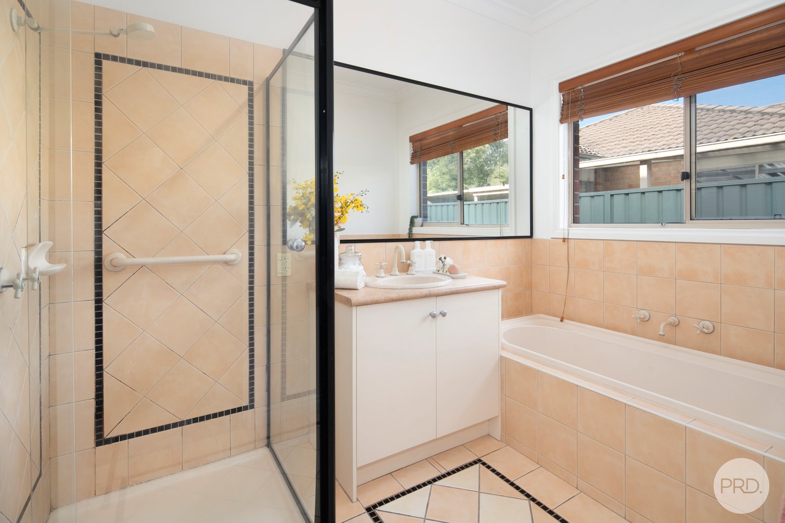 55 St Michaels Place LAKE GARDENS 12