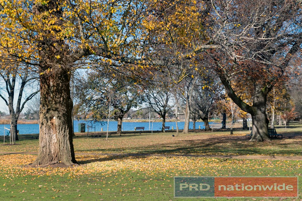 55 St Michaels Place LAKE GARDENS 9