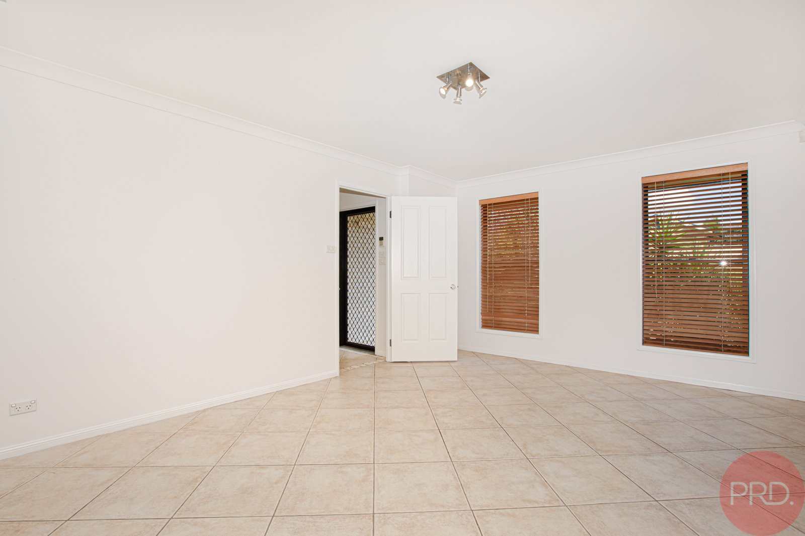 55 Streeton Drive METFORD 17