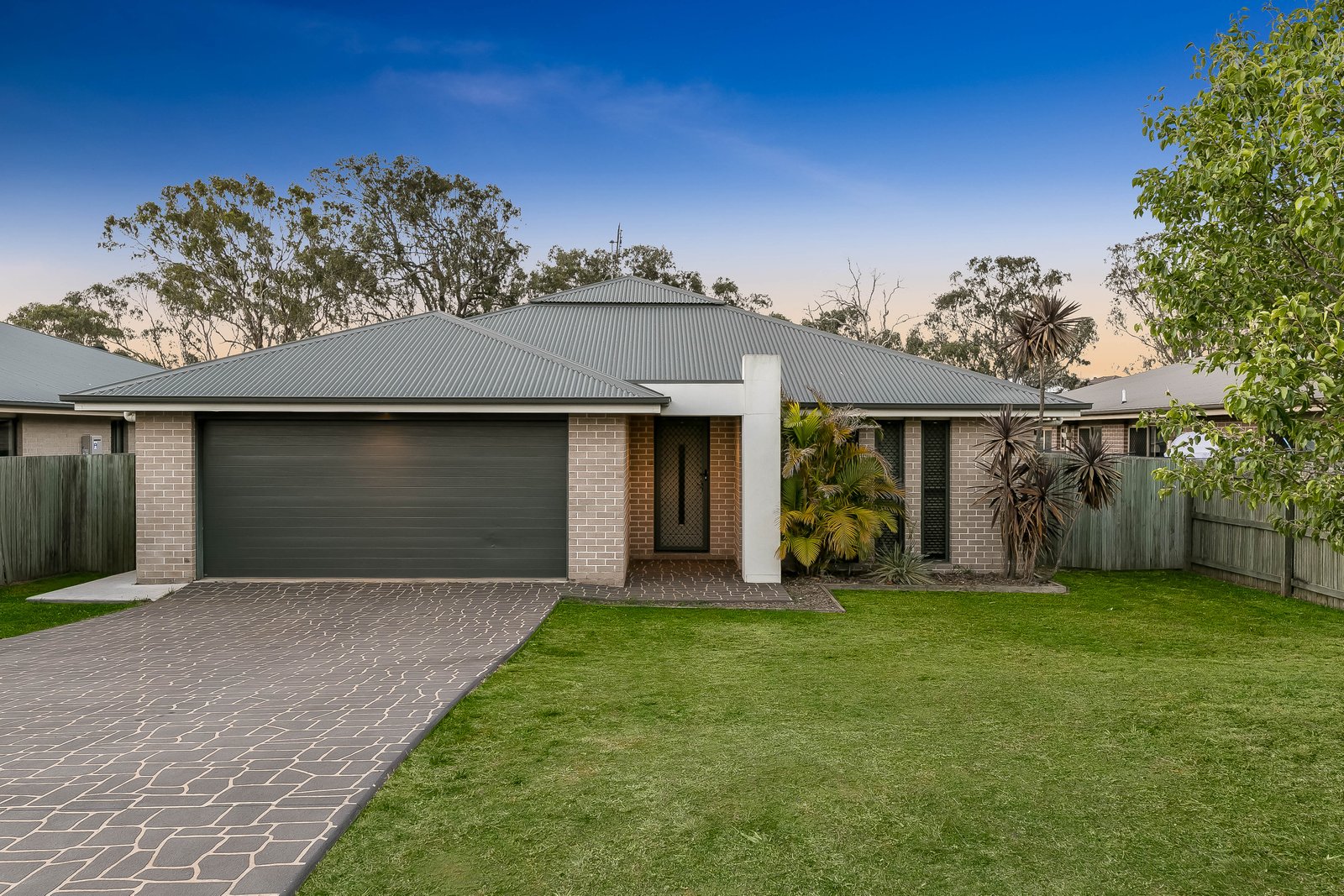 55 Sunset Drive, Glenvale QLD 4350