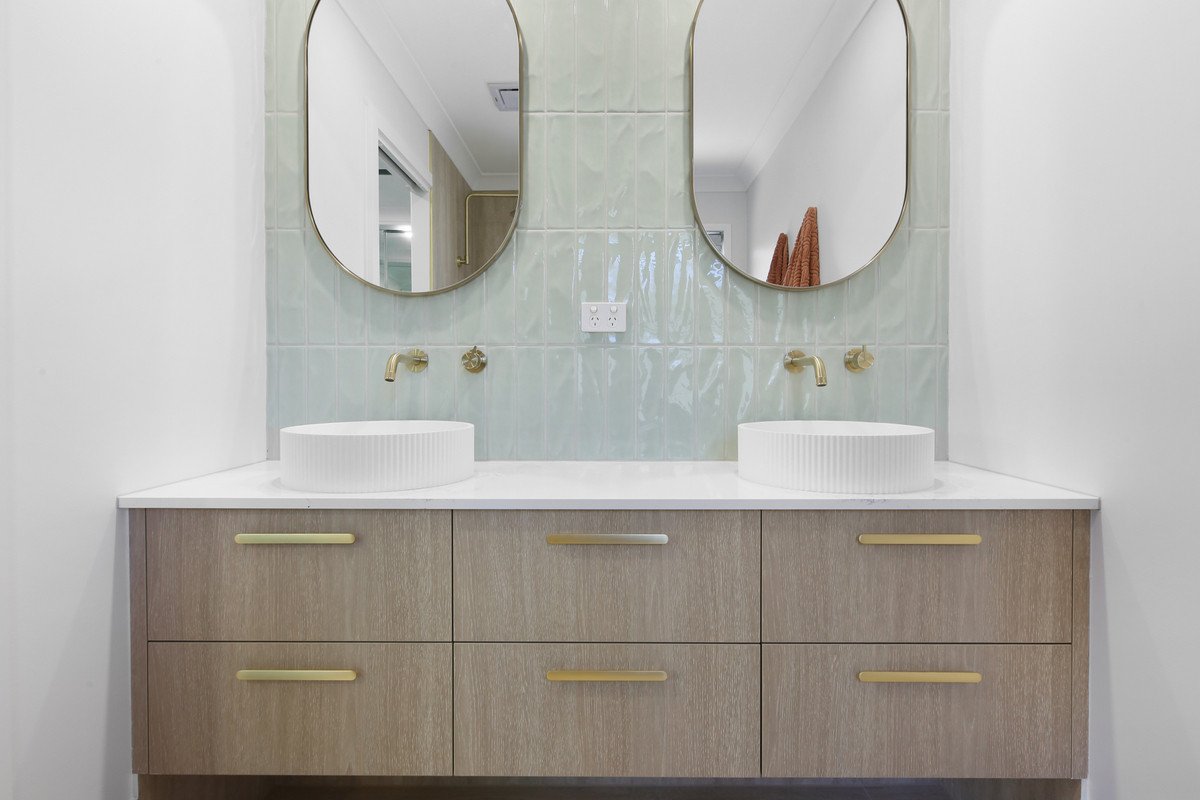 55 Tours Way Burleigh Waters 13