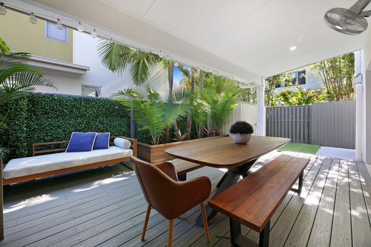55 Tours Way Burleigh Waters 24