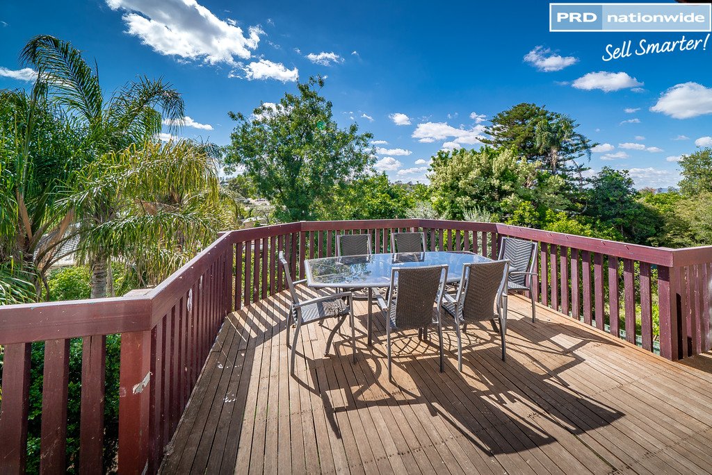 55 Warrawong Street KOORINGAL 8