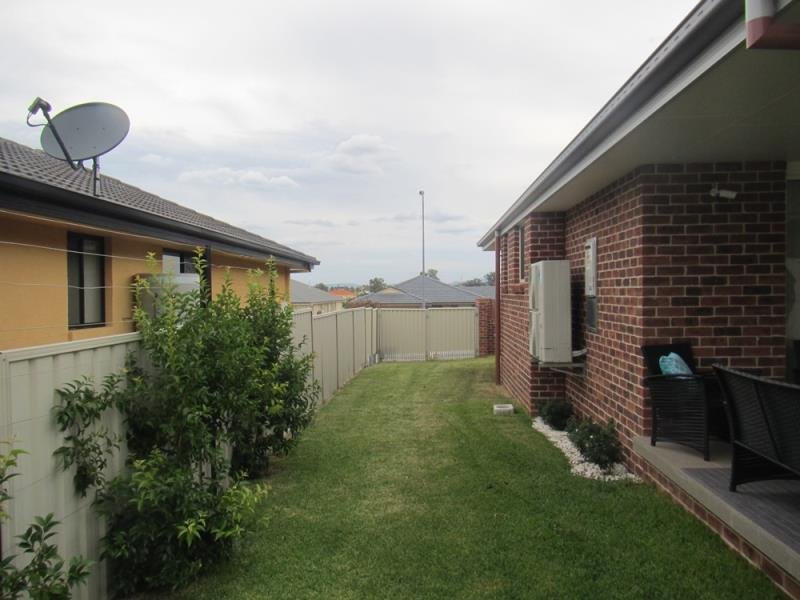 55 Warwick Road TAMWORTH 9