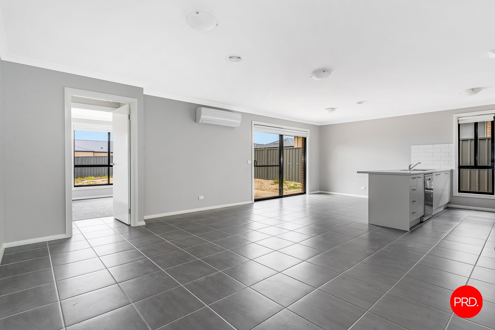 55 Whirrakee Parade HUNTLY 4