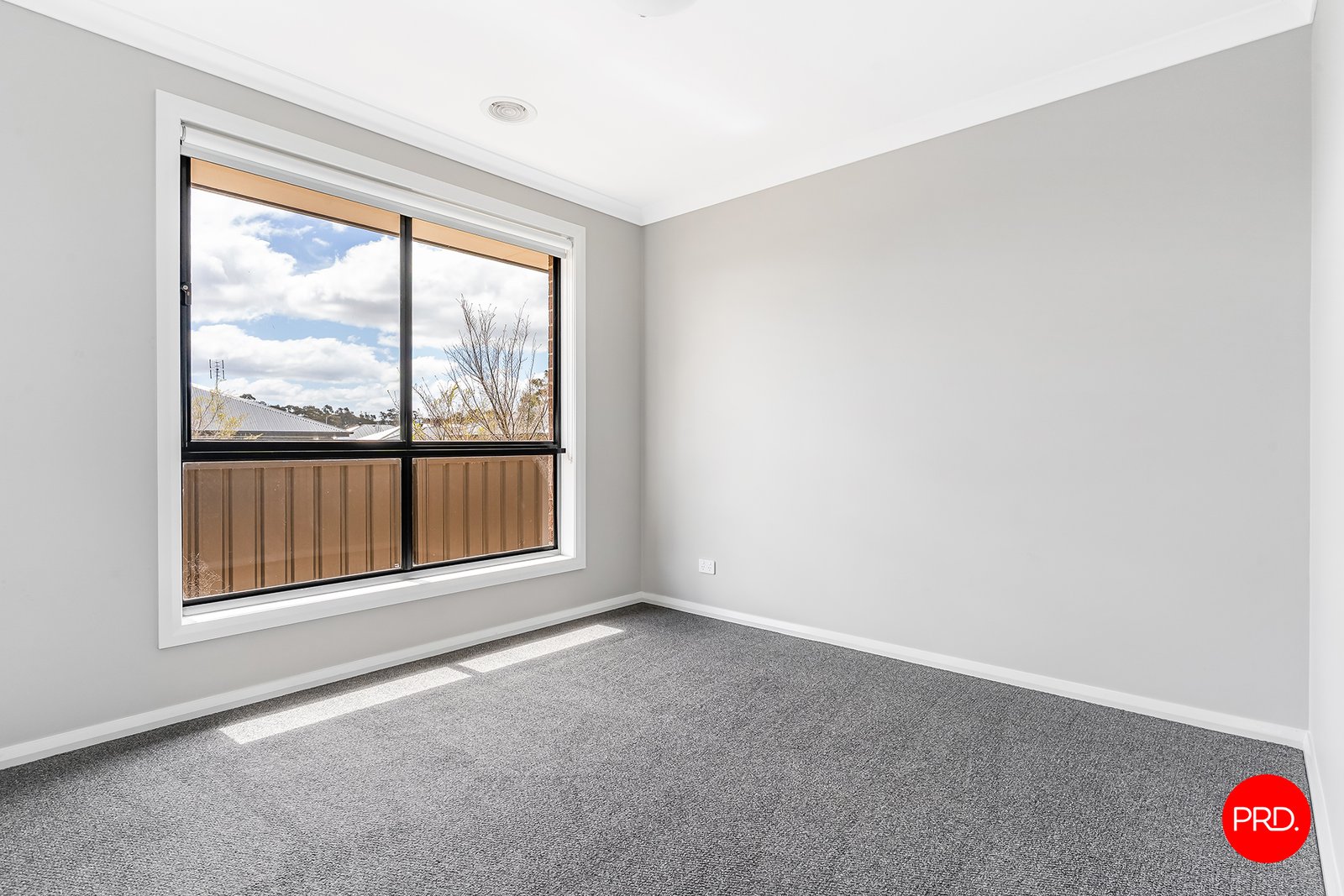 55 Whirrakee Parade HUNTLY 5