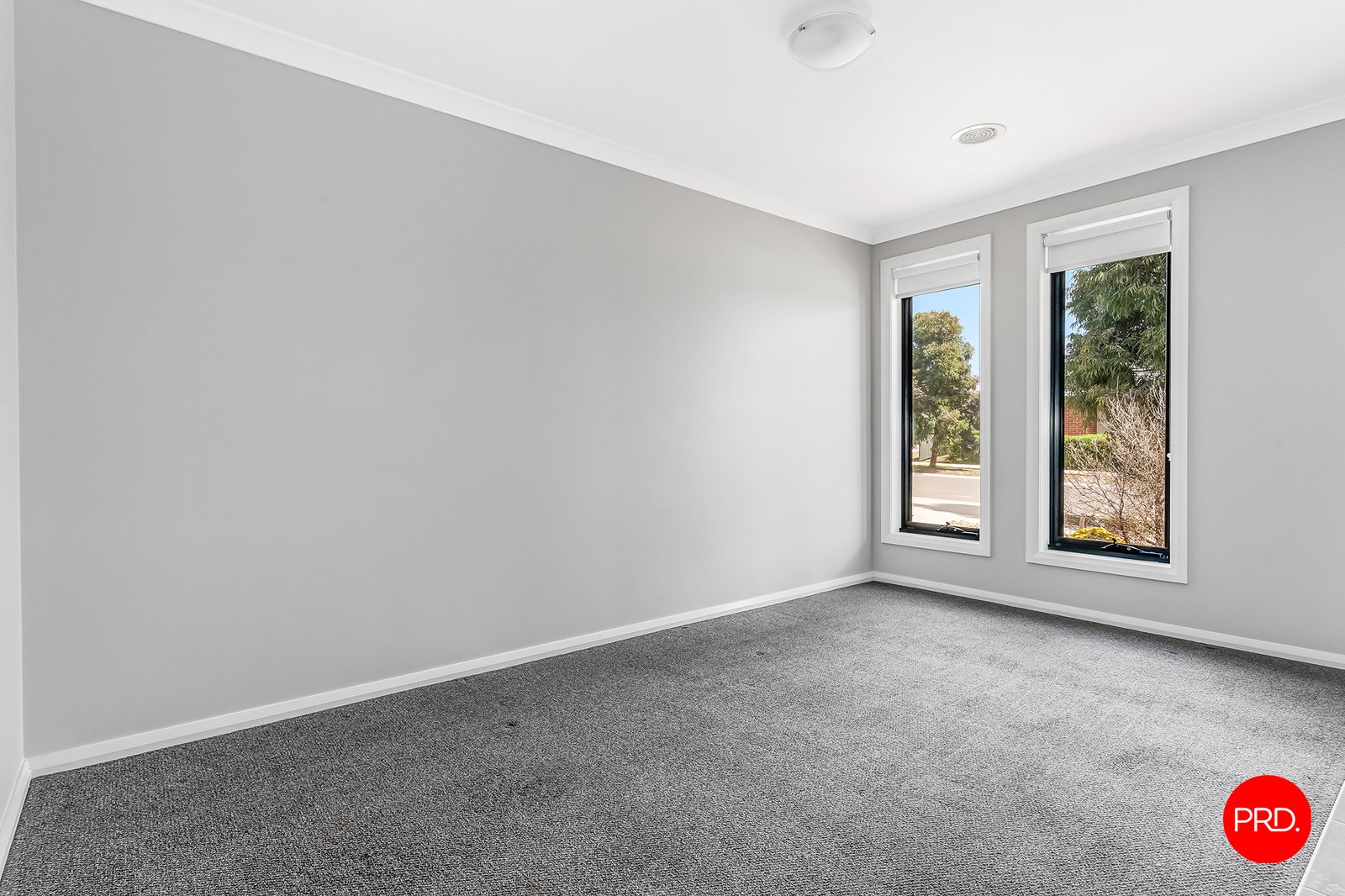 55 Whirrakee Parade HUNTLY 9