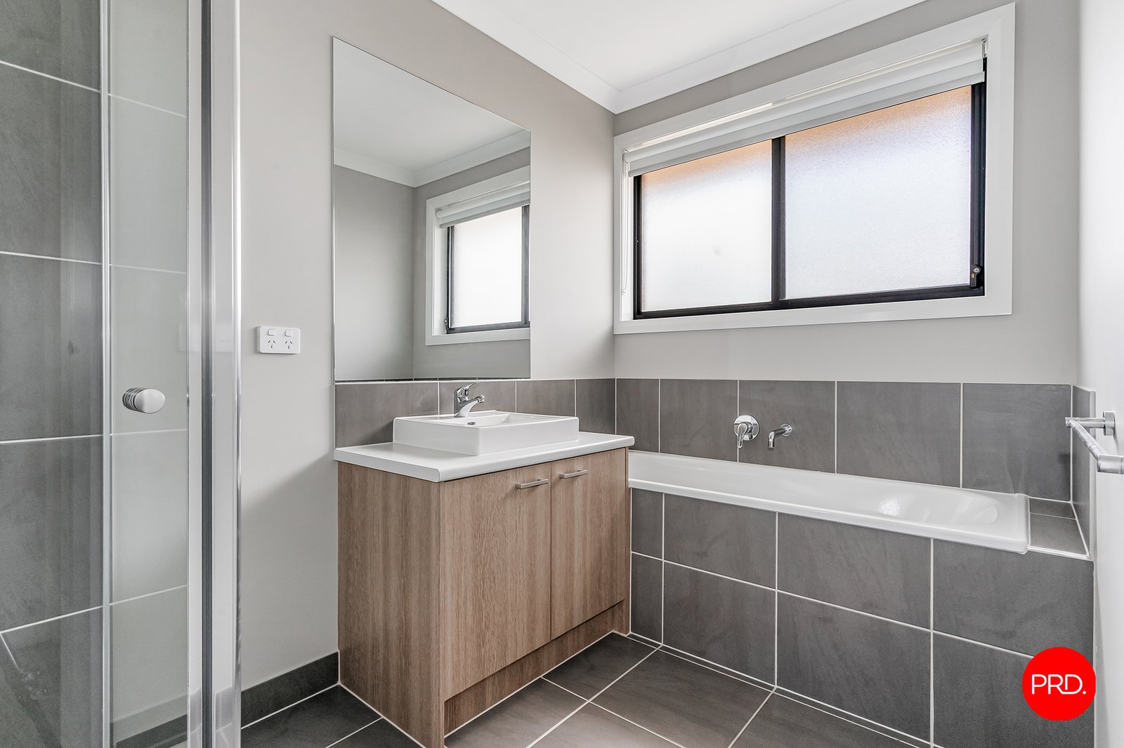 55 Whirrakee Parade HUNTLY 11