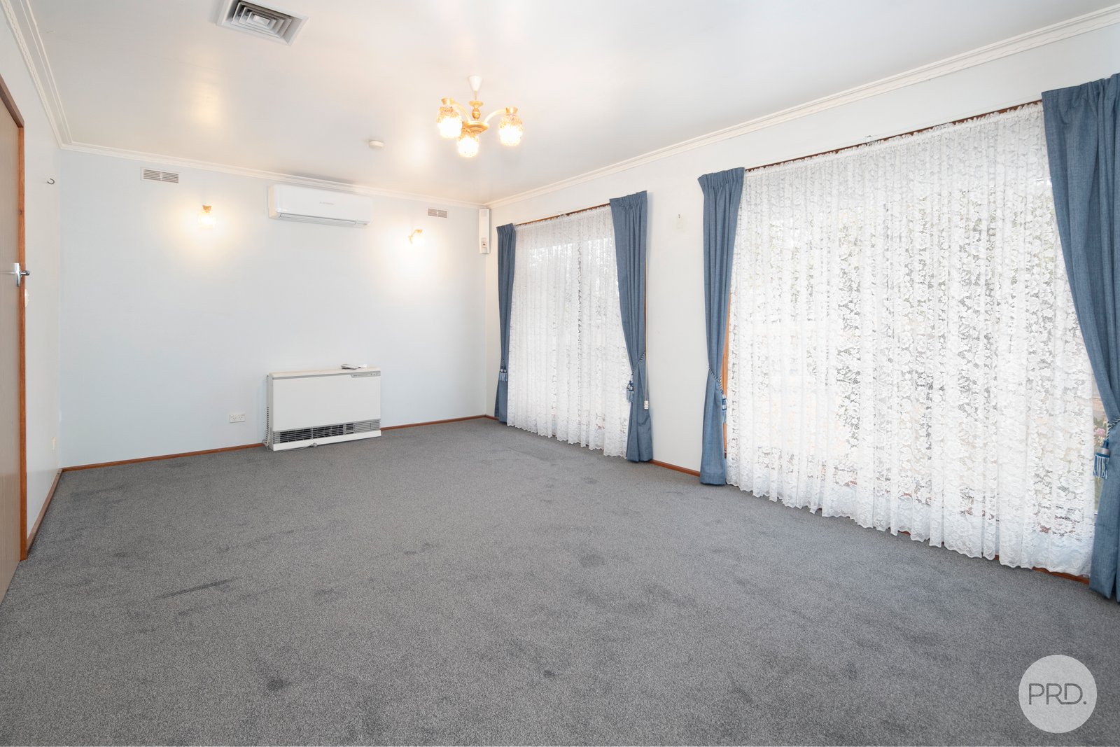 55 Whitelaw Avenue DELACOMBE 4