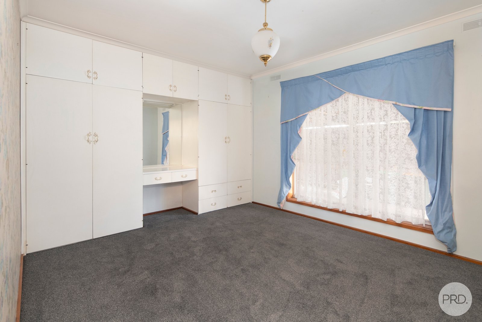 55 Whitelaw Avenue DELACOMBE 3