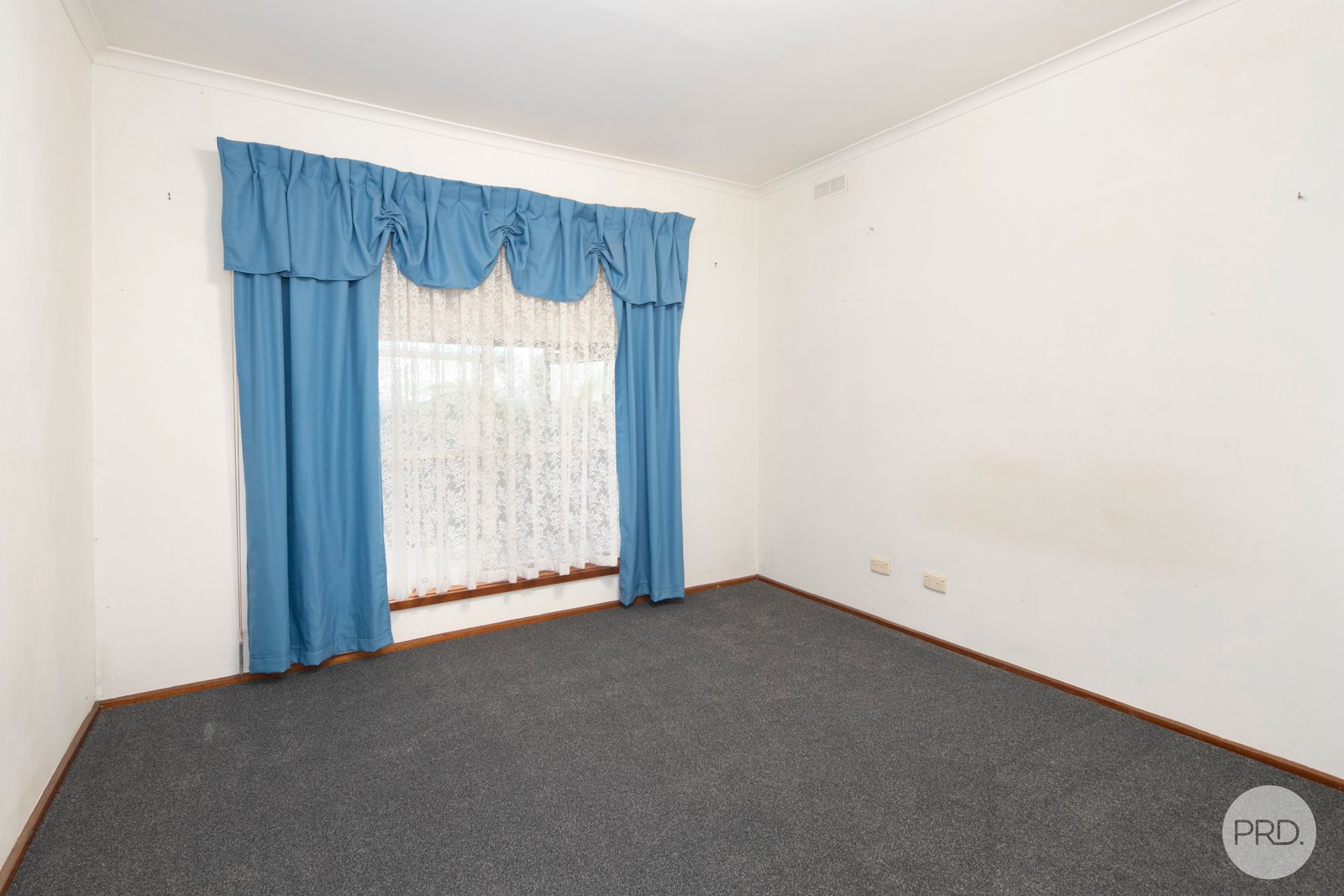 55 Whitelaw Avenue DELACOMBE 4