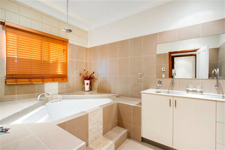 55 Windemere Drive STRATHDICKIE 12