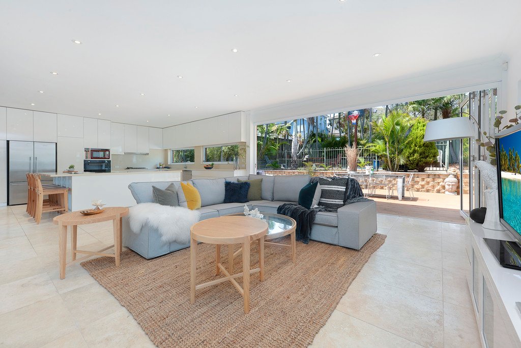 55 Woomera Road LITTLE BAY 2