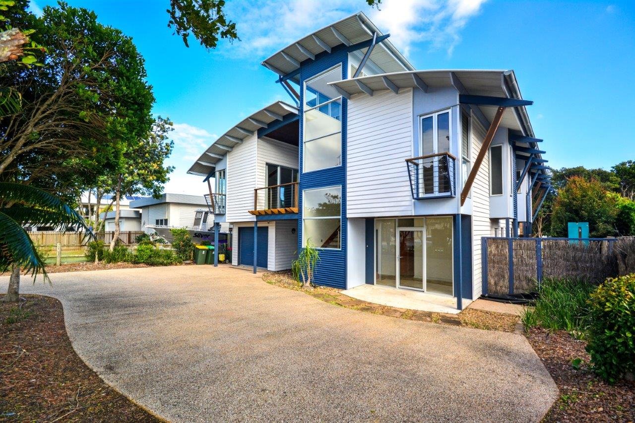 550 Casuarina Way CASUARINA 1