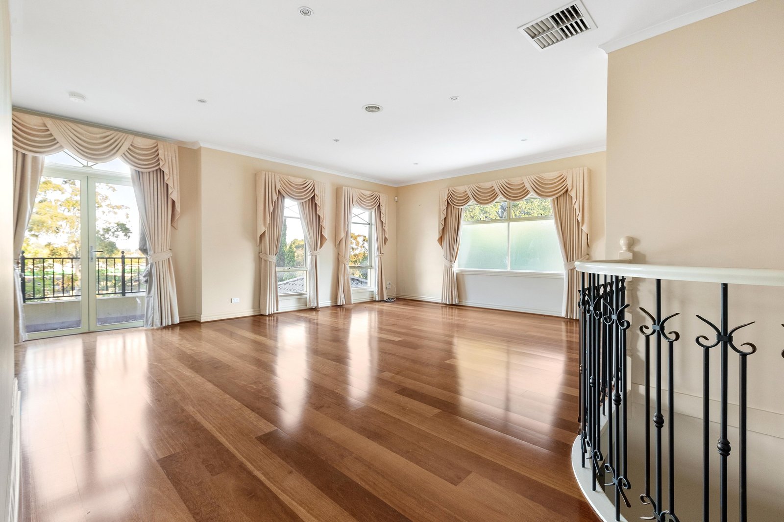 Gallery: 550 Springvale Road