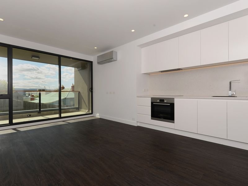 5/51 Sandy Bay Road BATTERY POINT 4