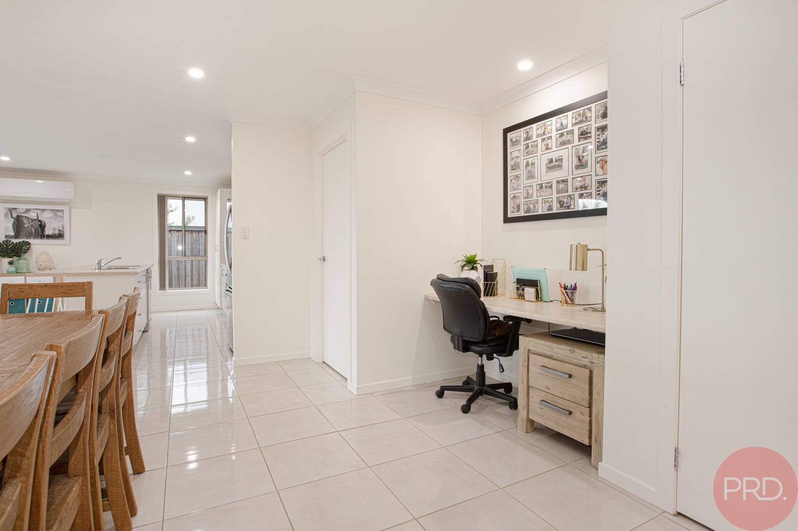 552 Oakhampton Road ABERGLASSLYN 9