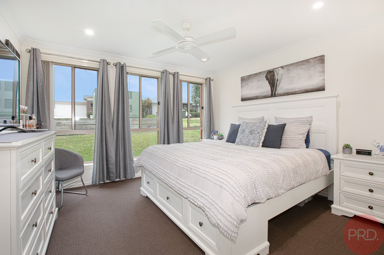 552 Oakhampton Road ABERGLASSLYN 12