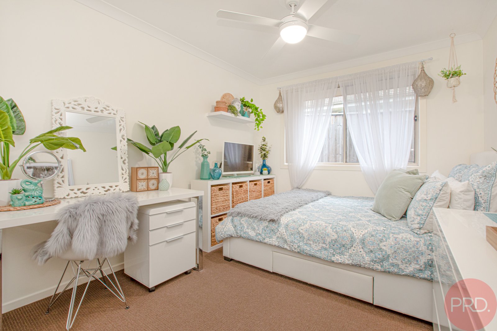 552 Oakhampton Road ABERGLASSLYN 14