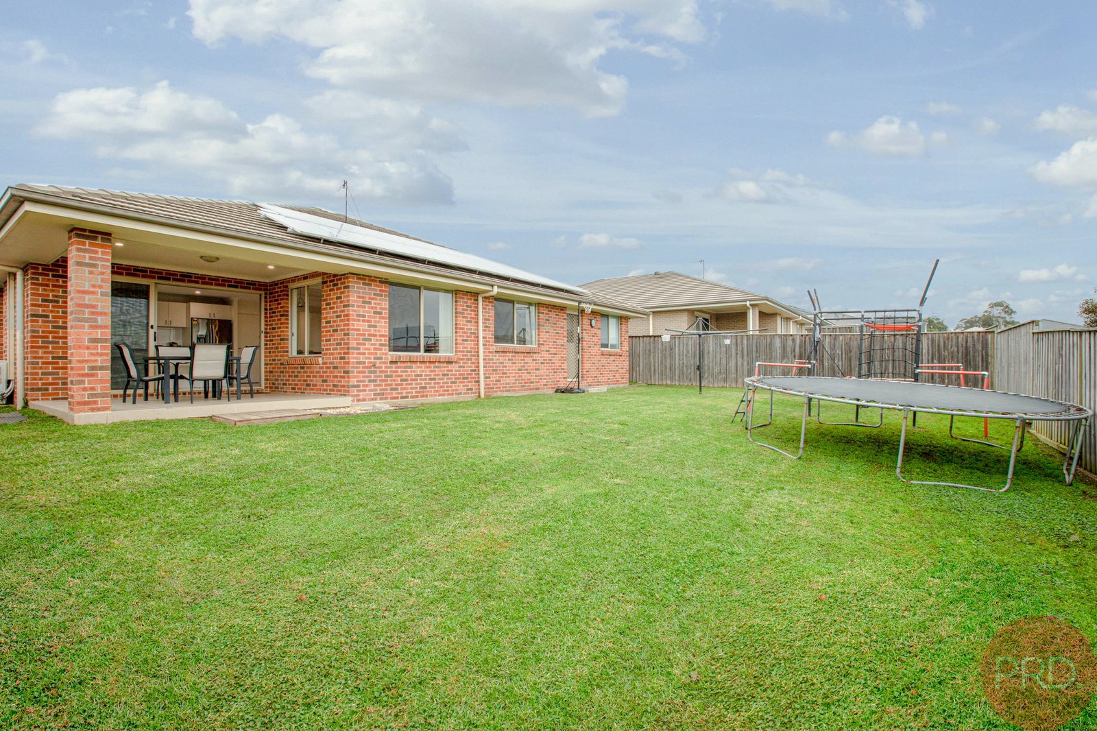 552 Oakhampton Road ABERGLASSLYN 18