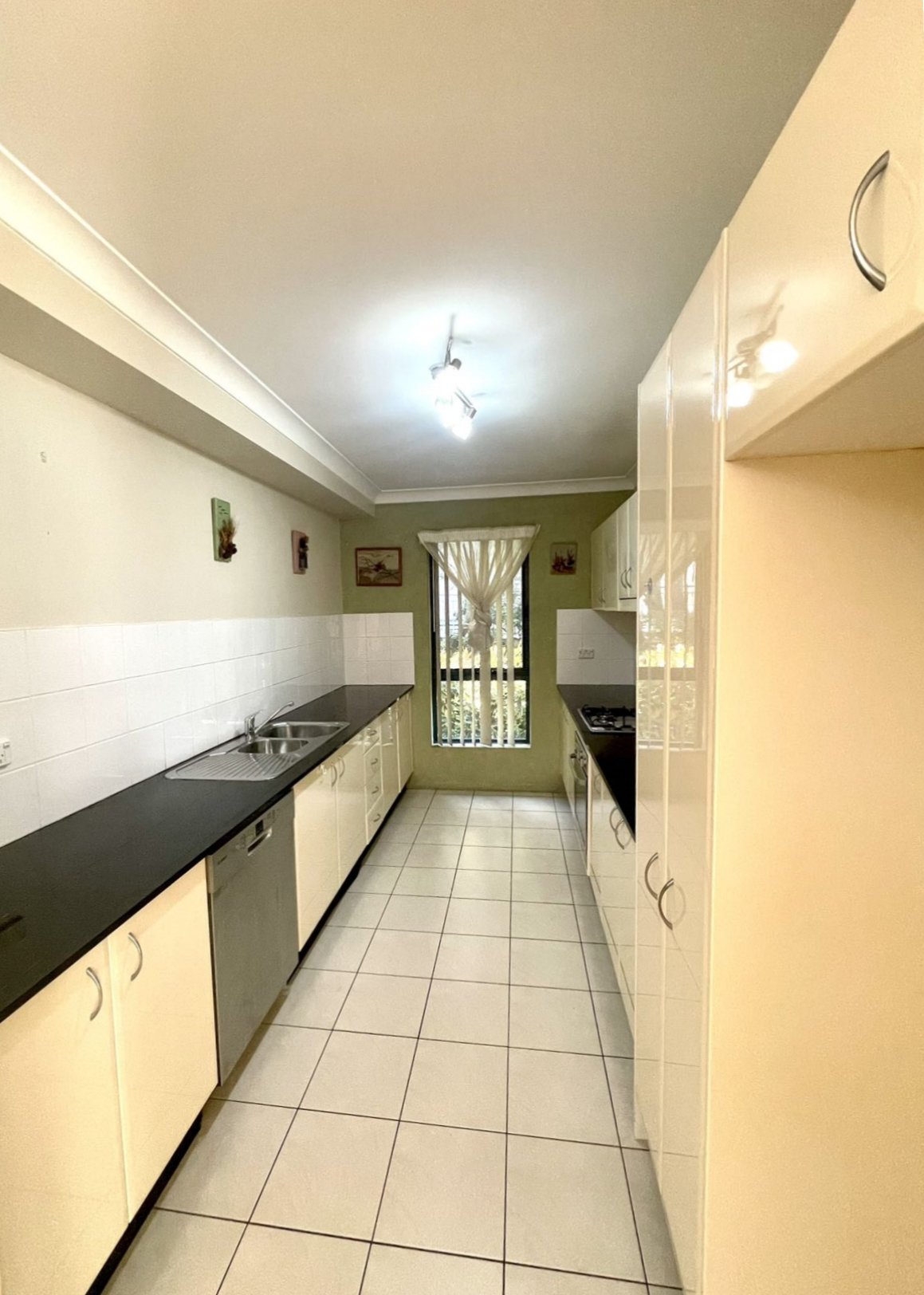 5/52 Woniora Road HURSTVILLE 4