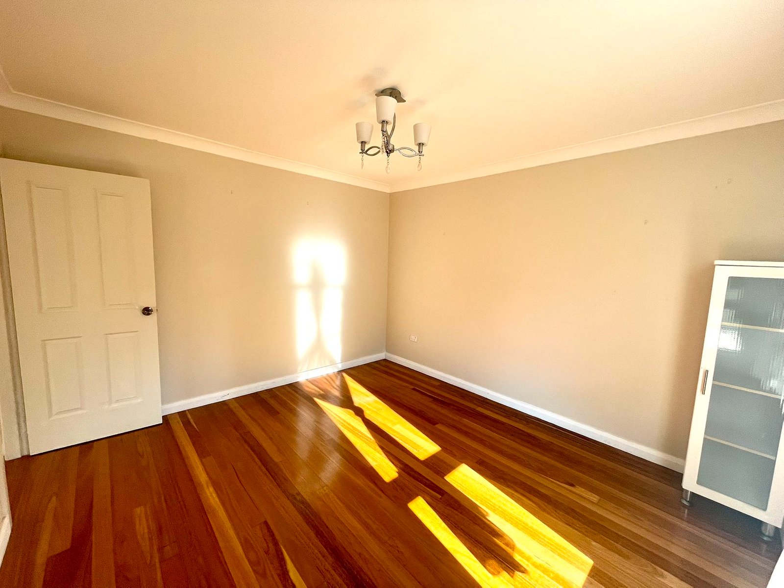 5/52 Woniora Road HURSTVILLE 8