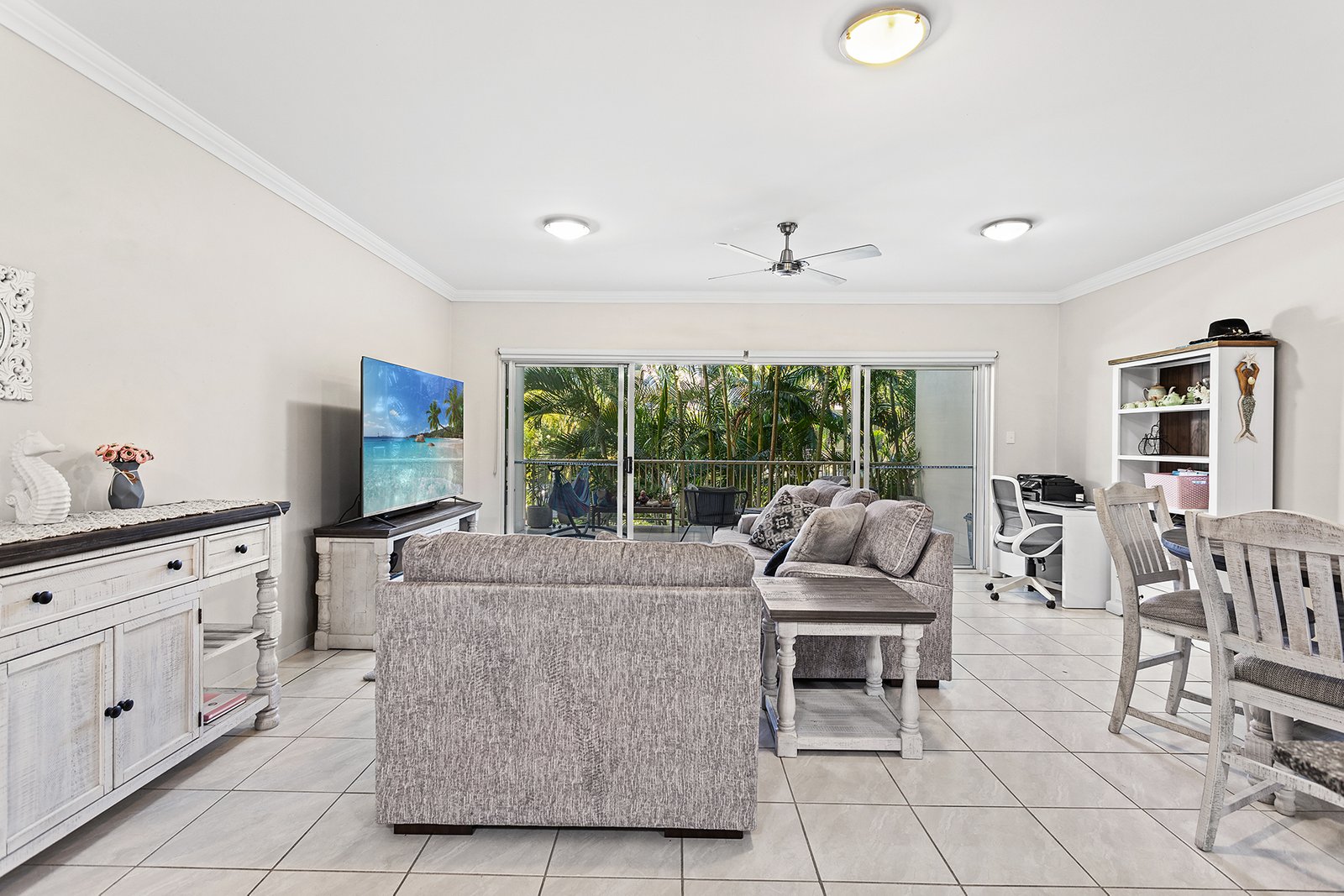 55/21 Shute Harbour Road CANNONVALE 5