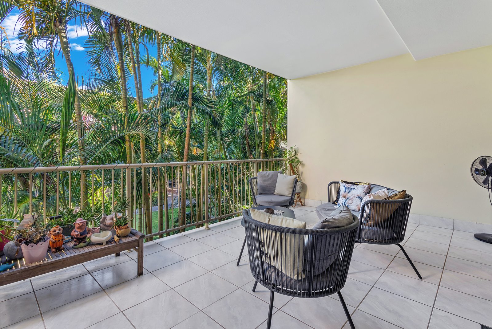 55/21 Shute Harbour Road CANNONVALE 7