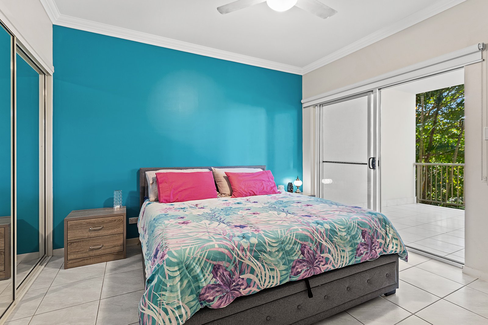 55/21 Shute Harbour Road CANNONVALE 8