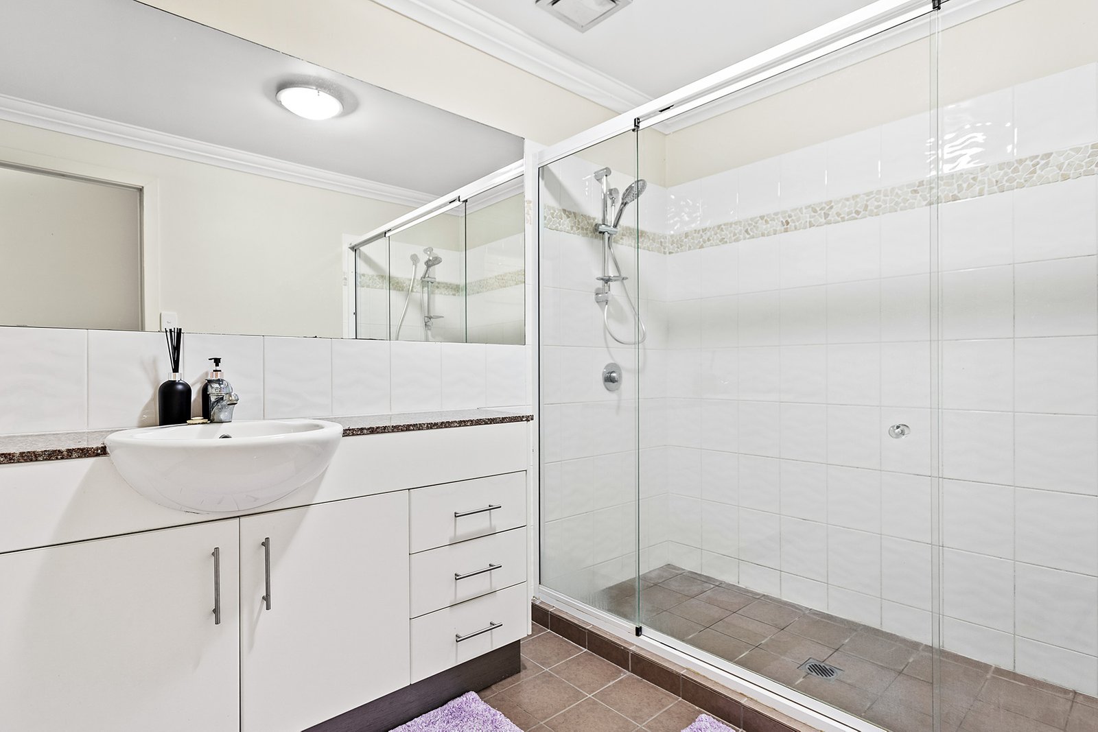 55/21 Shute Harbour Road CANNONVALE 11