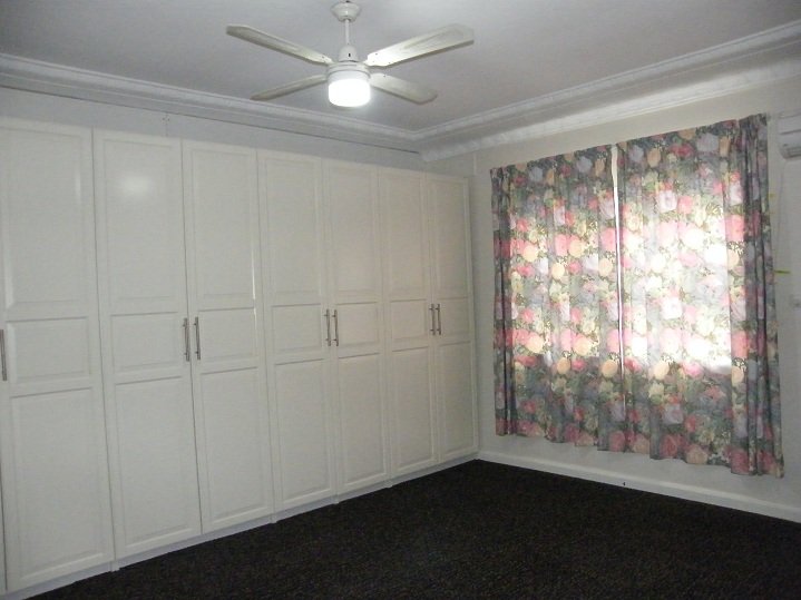552B Henry Lawson Drive EAST HILLS 8