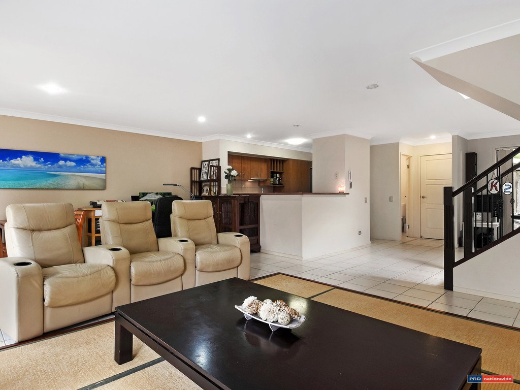 55/302 Christine Avenue VARSITY LAKES 2