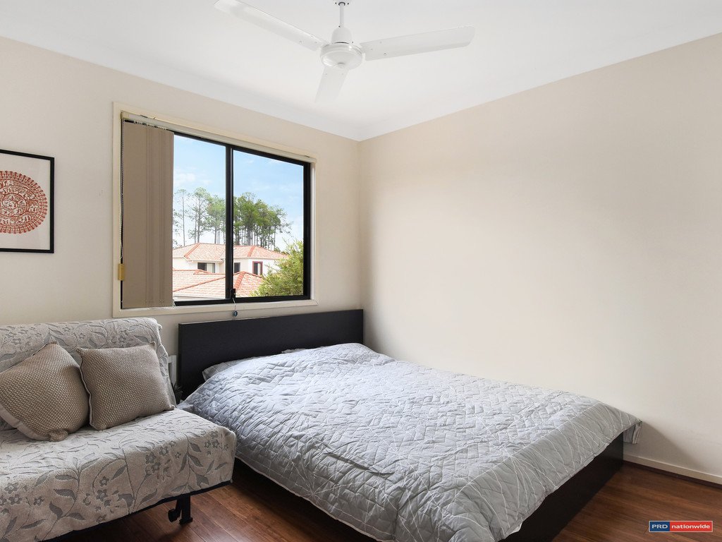 55/302 Christine Avenue VARSITY LAKES 5