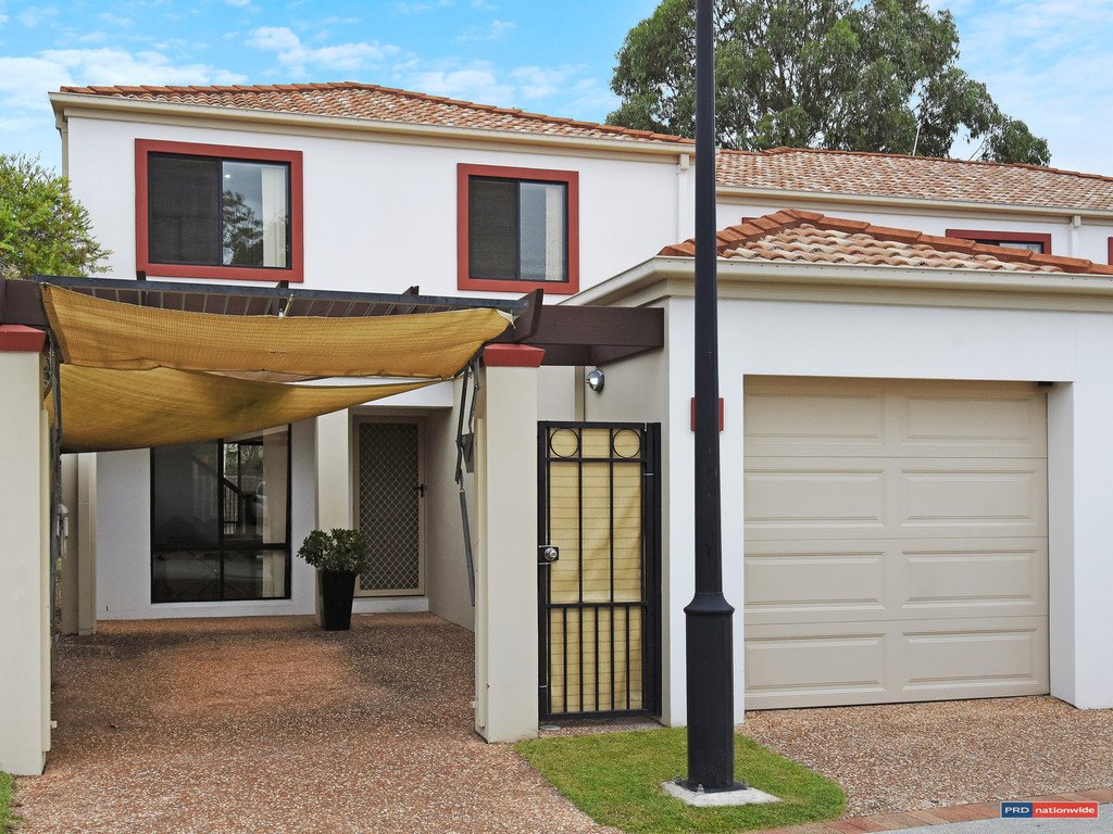 55/302 Christine Avenue VARSITY LAKES 9