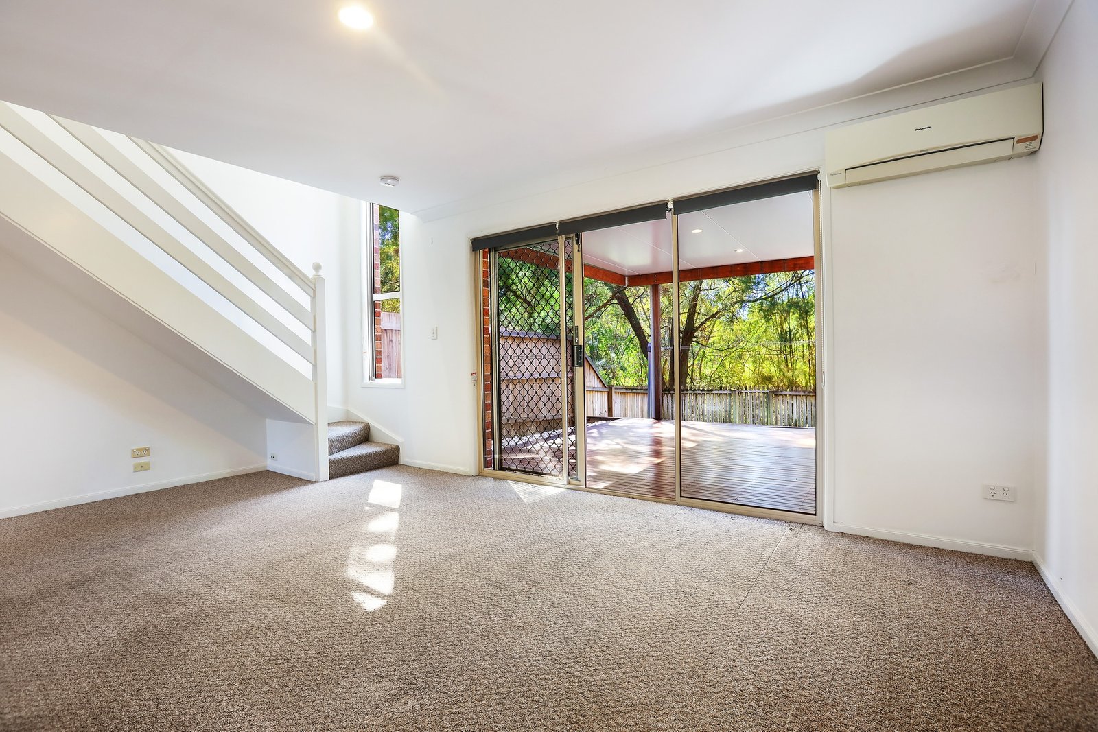 55/75 Brown Street LABRADOR 4