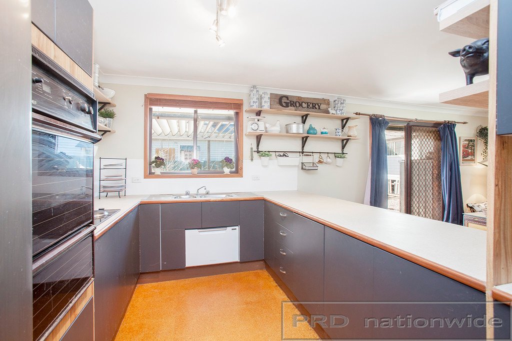 558 Duckenfield Road DUCKENFIELD 13