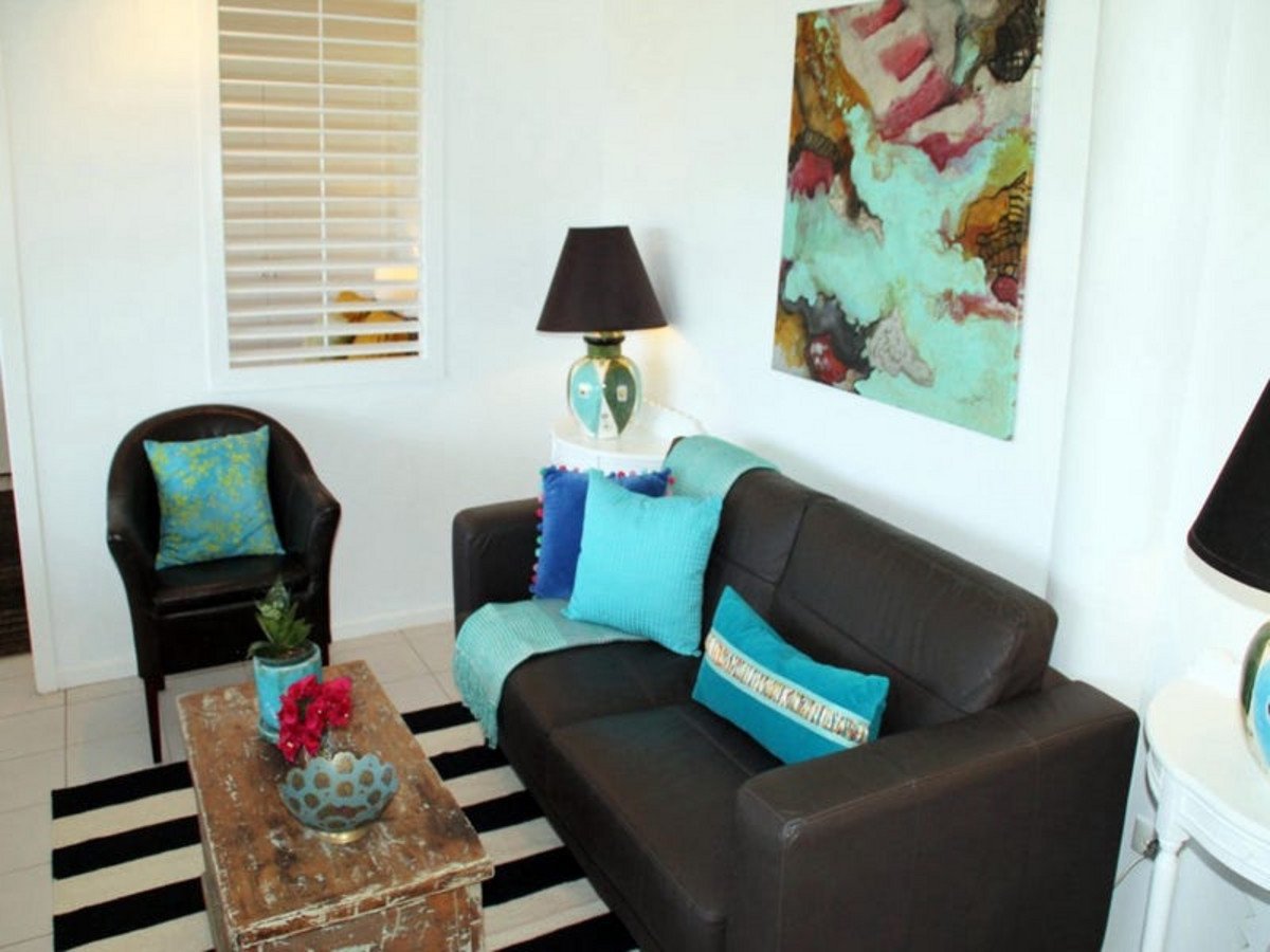 55A George Street BURLEIGH HEADS 2