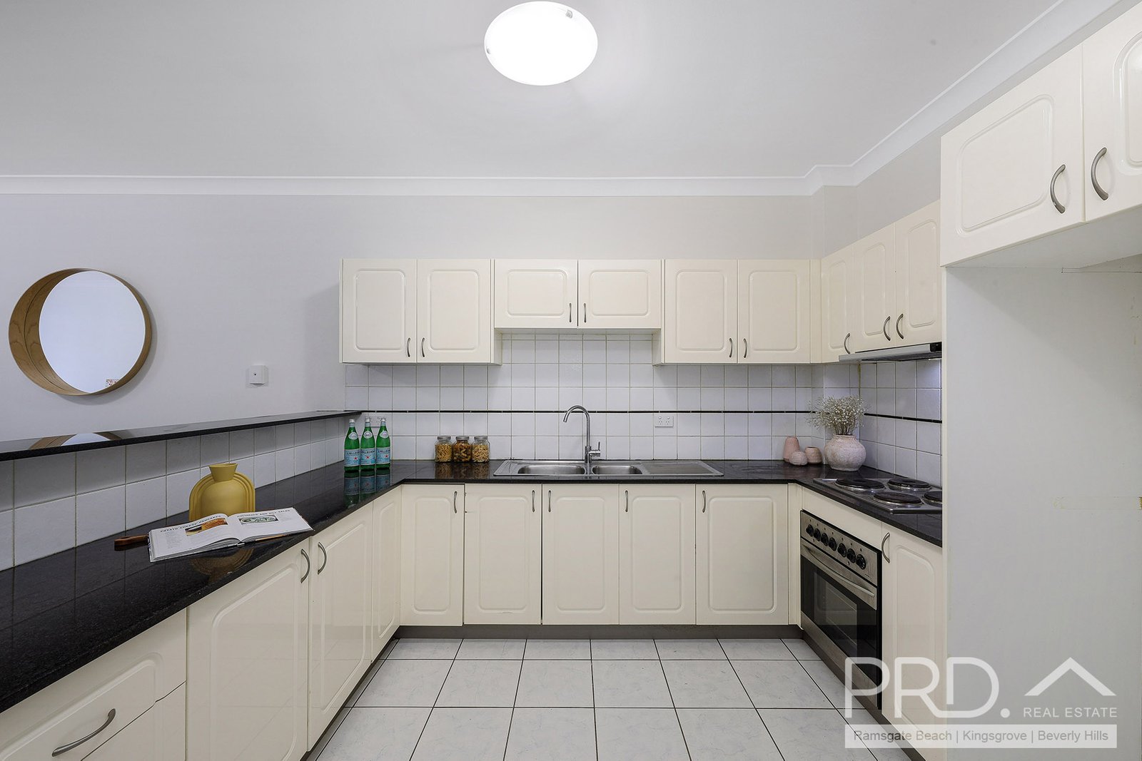 5/6-8 Melvin Street BEVERLY HILLS 4