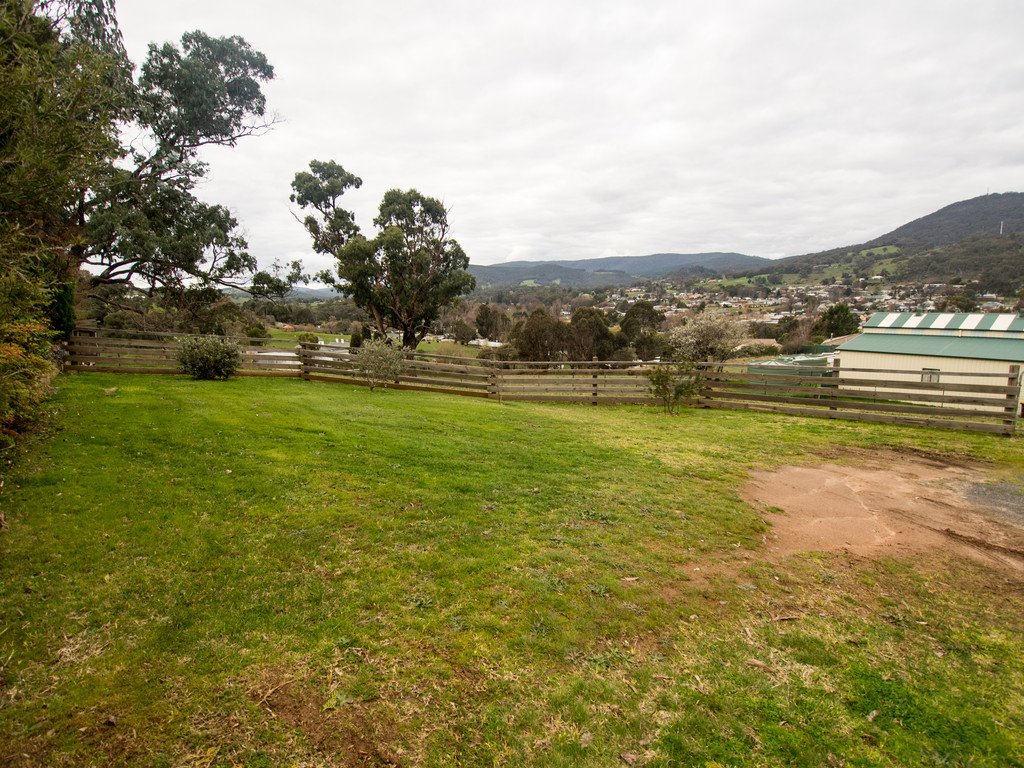 56 Albury Street TUMBARUMBA 2