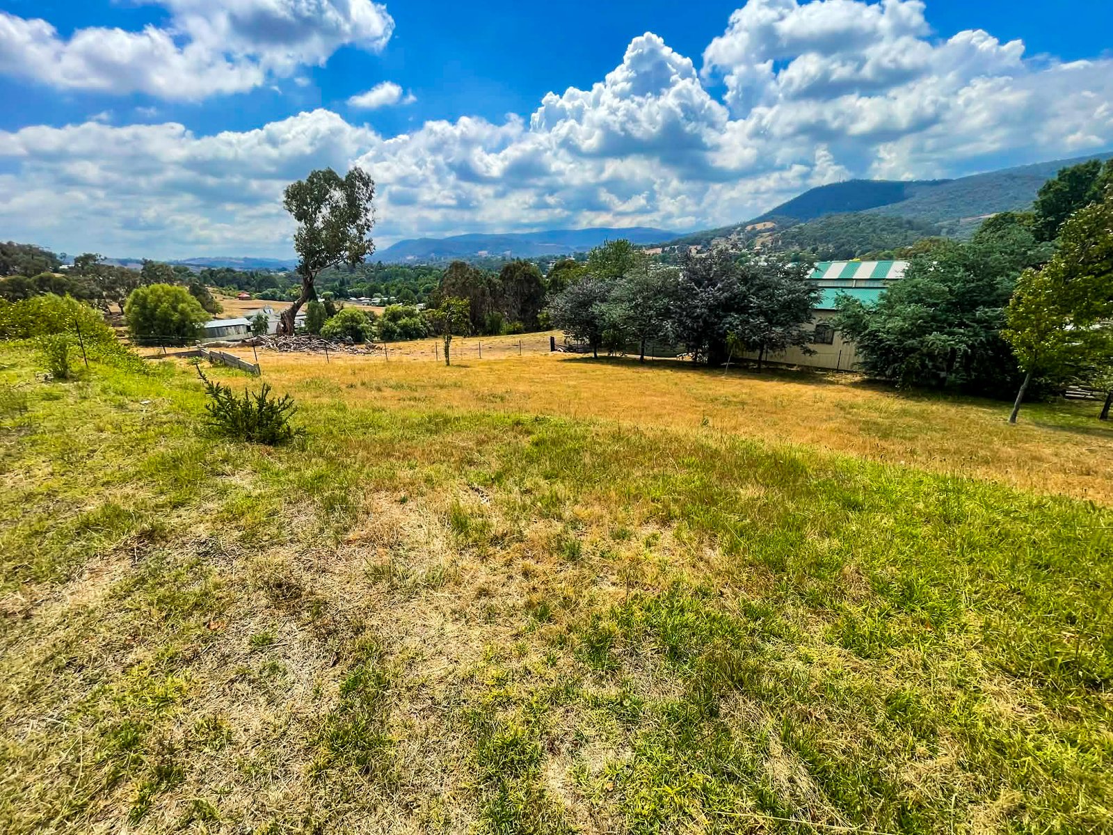 56 Albury Street TUMBARUMBA 3