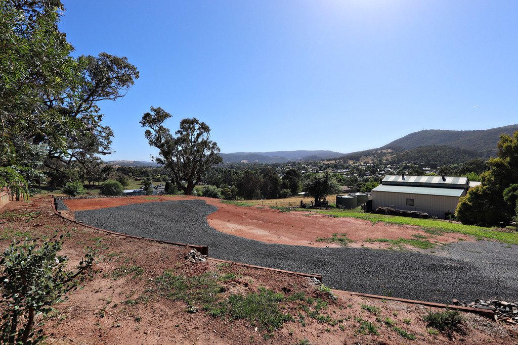 56 Albury Street TUMBARUMBA 2
