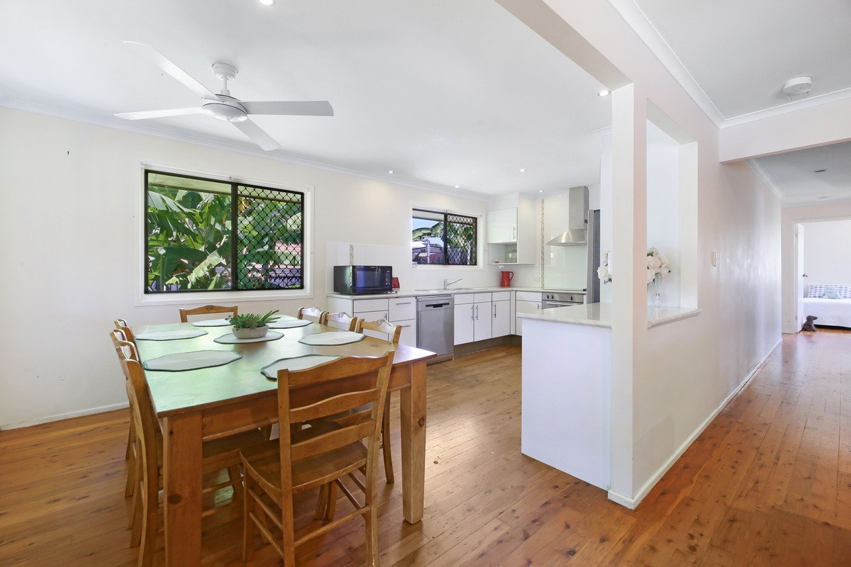 56 Banksia Broadway  Burleigh Waters 5