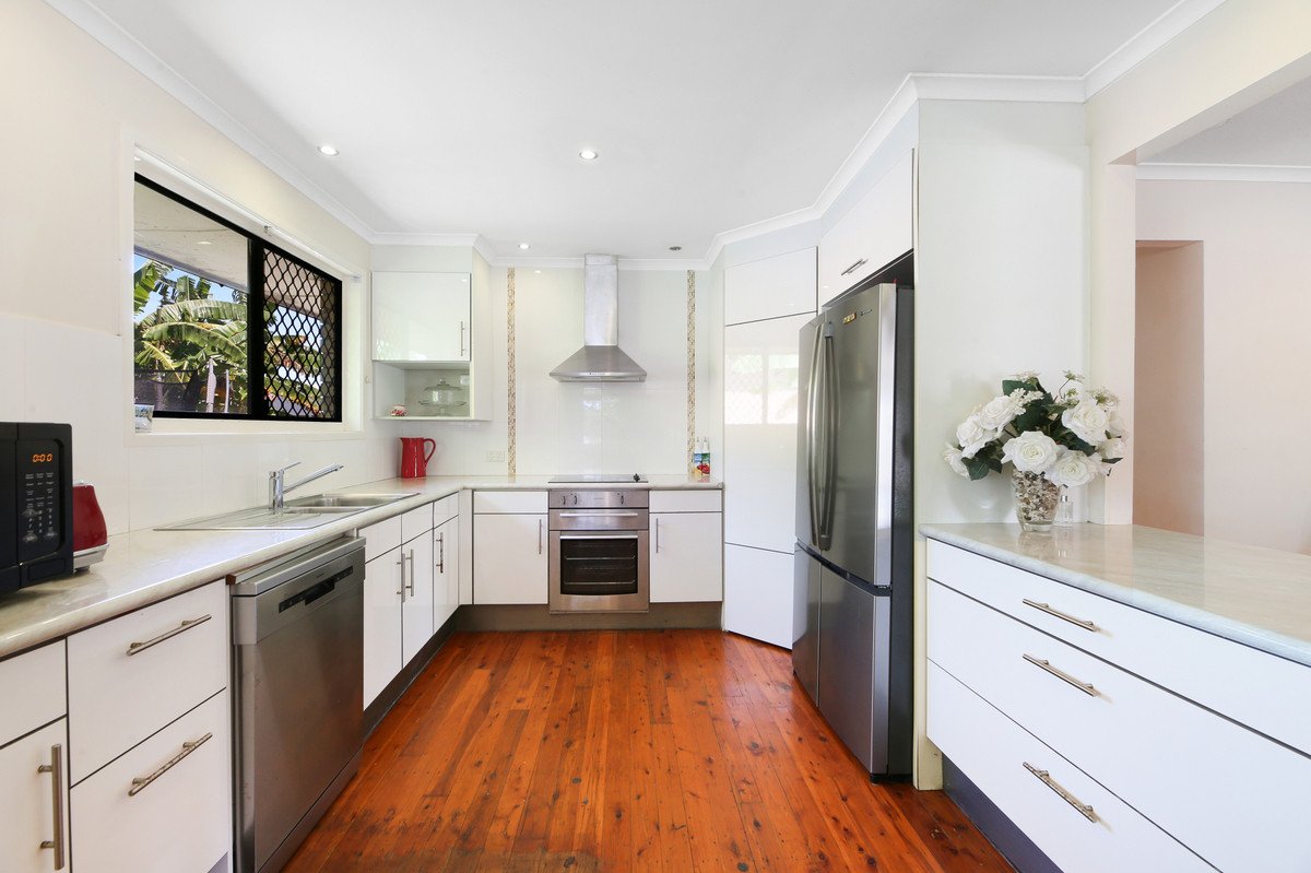 56 Banksia Broadway  Burleigh Waters 8