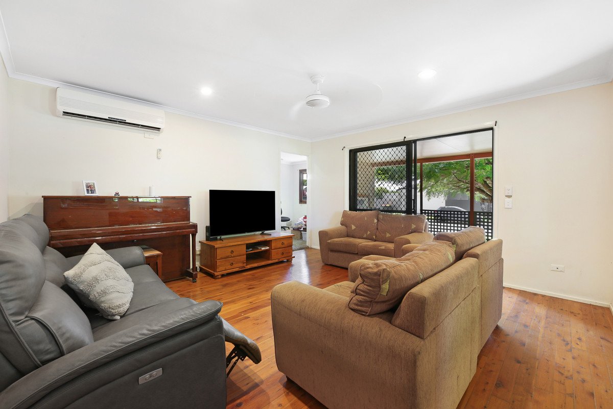 56 Banksia Broadway  Burleigh Waters 10