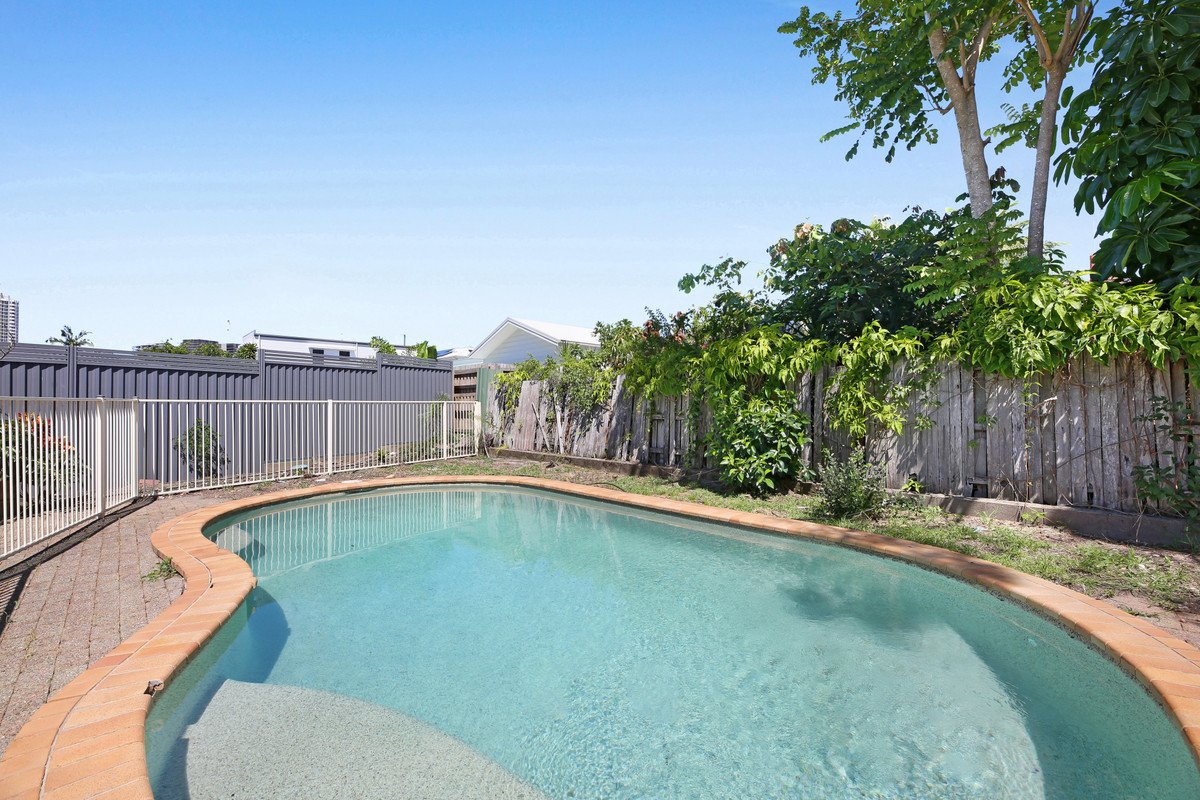 56 Banksia Broadway  Burleigh Waters 20