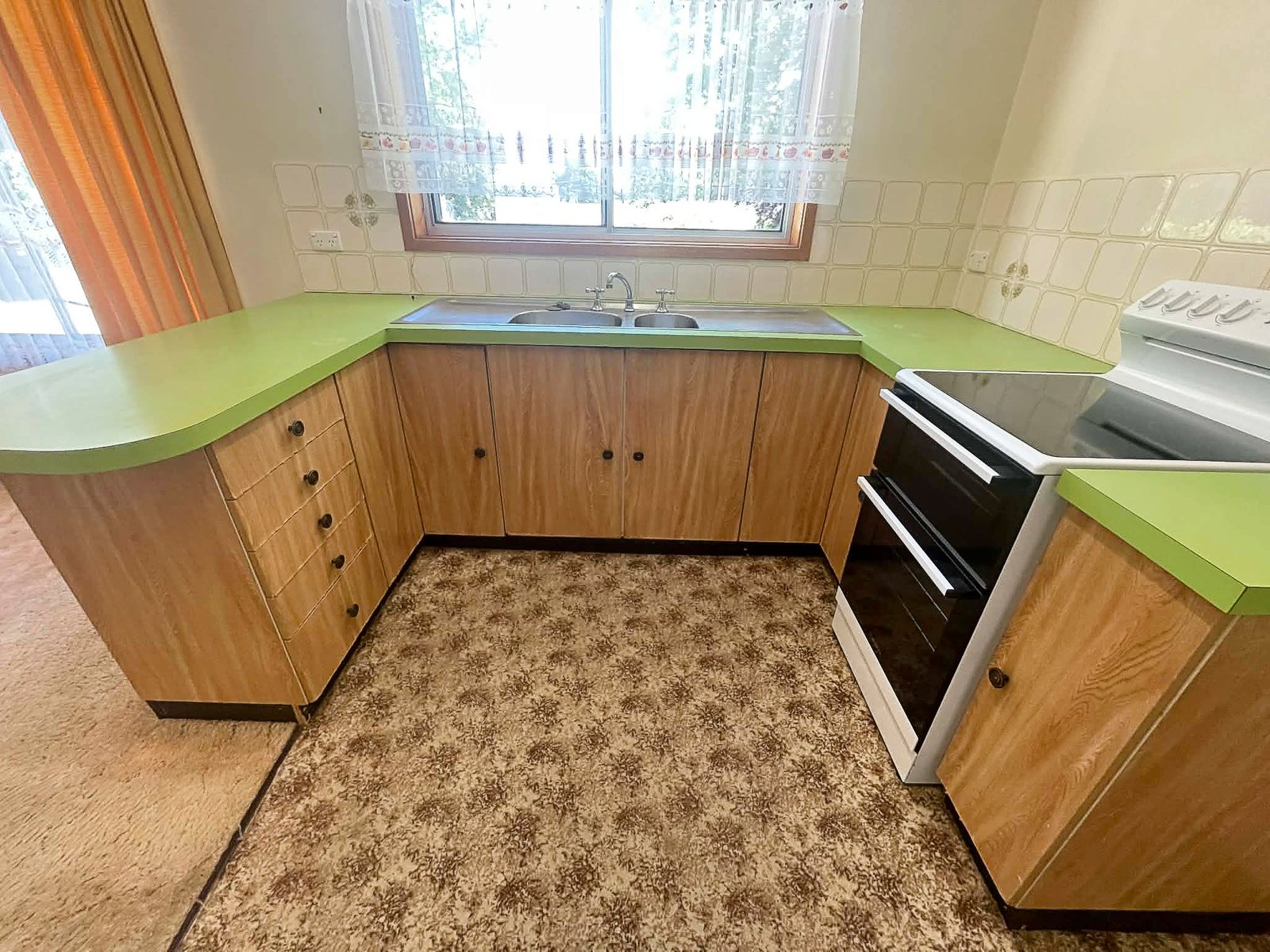 56 Clara Street TUMBARUMBA 3