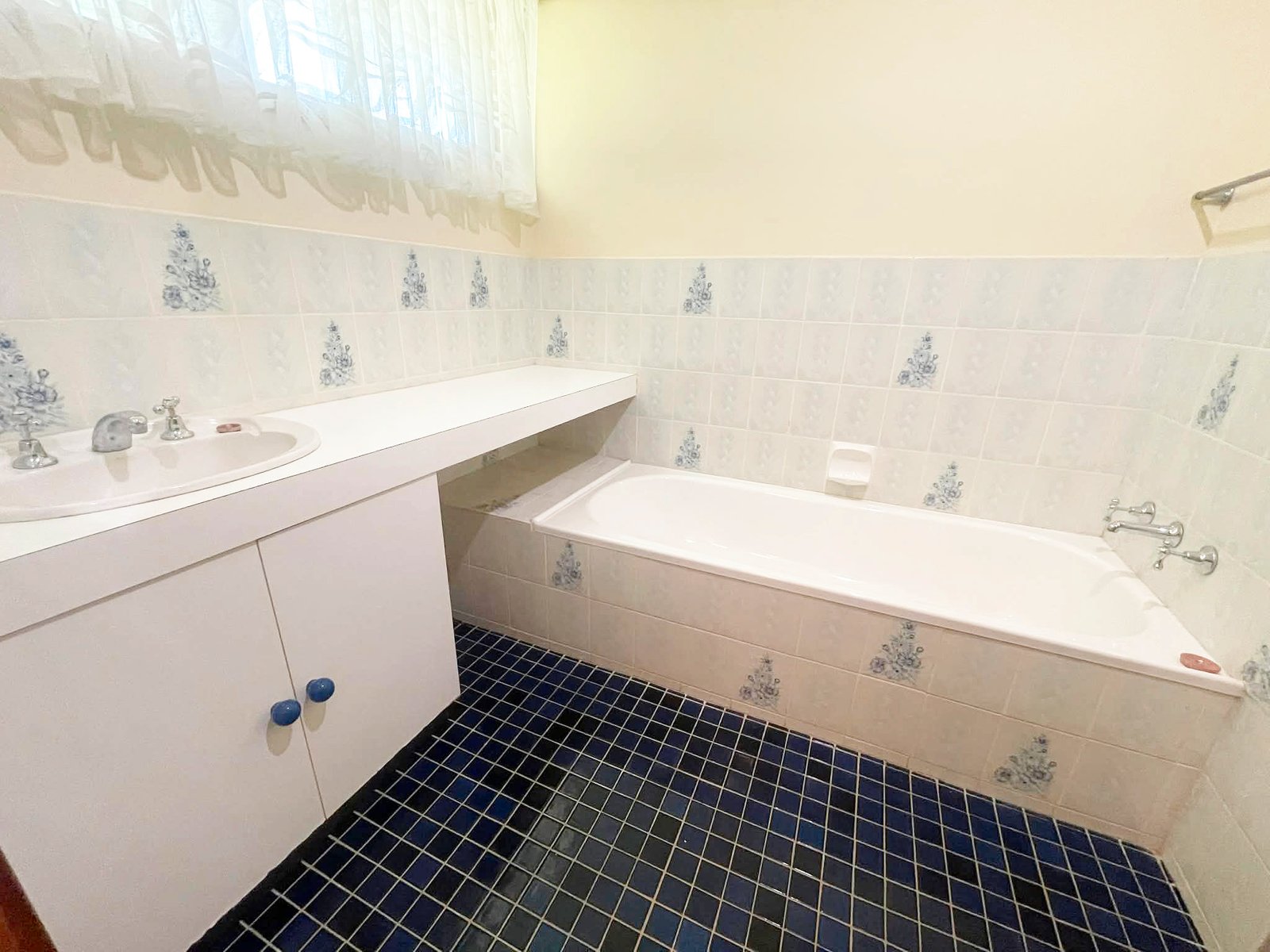 56 Clara Street TUMBARUMBA 9