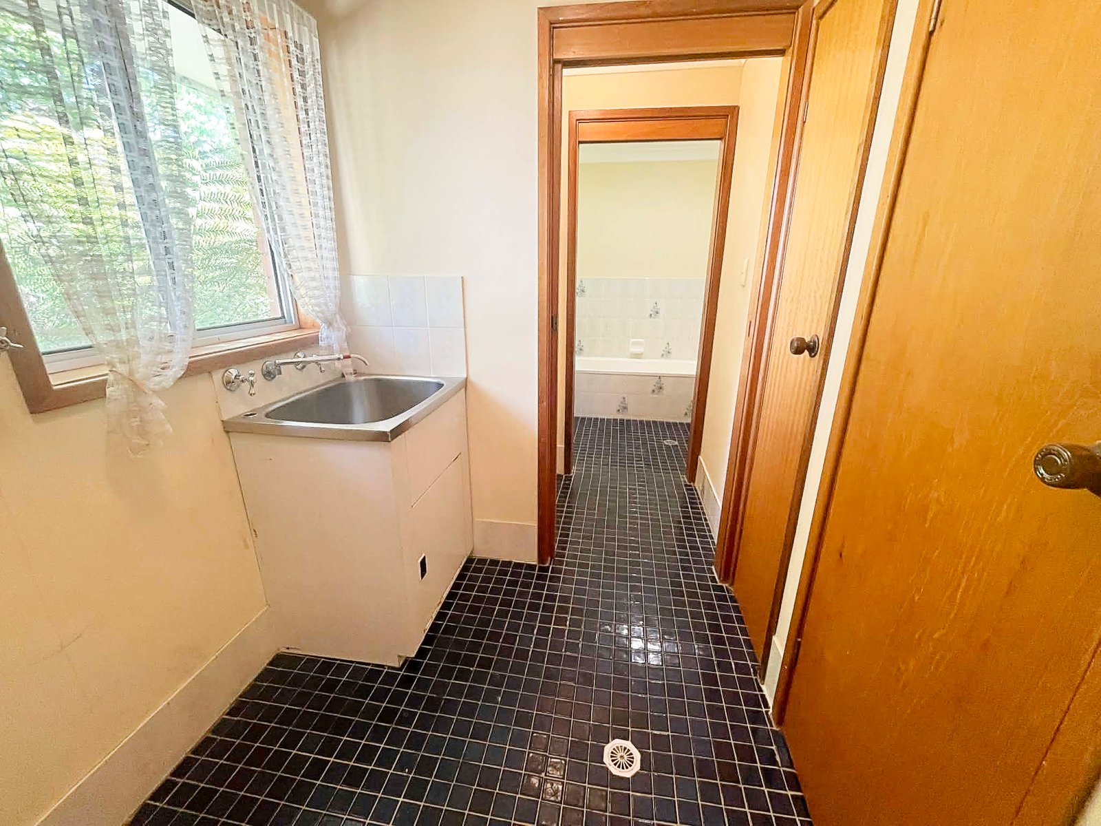 56 Clara Street TUMBARUMBA 11