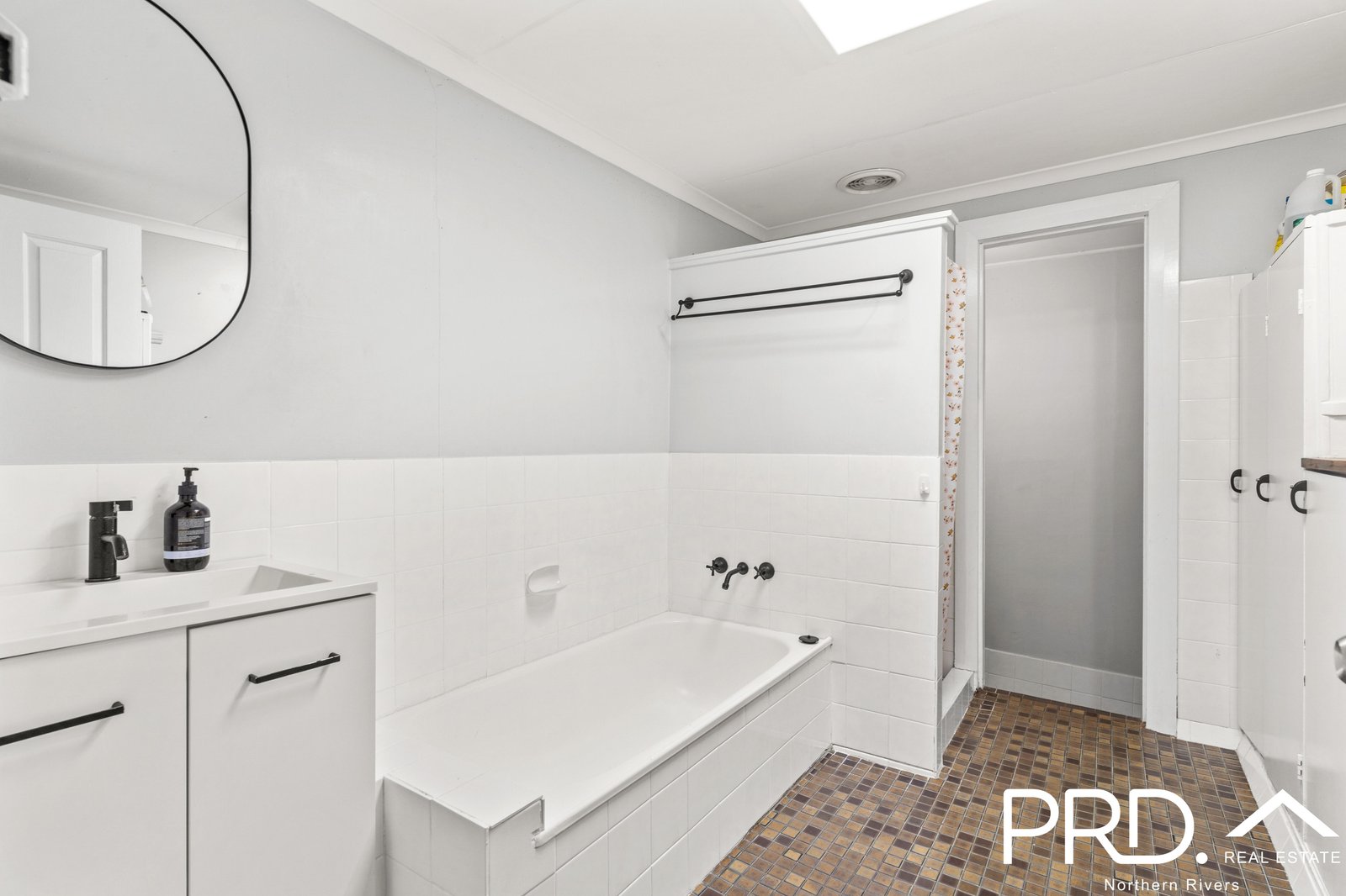 56 Colches Street CASINO 15